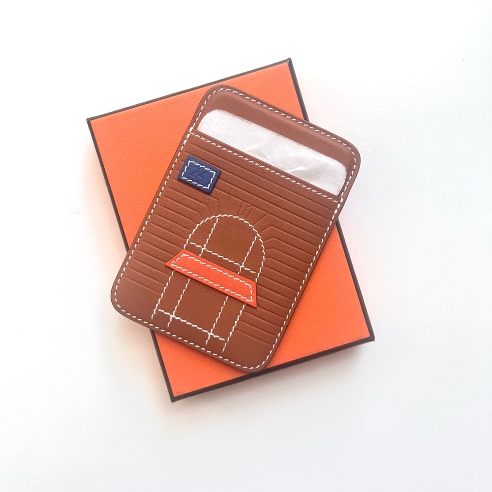 🔥 HERMES Faubourg MagSafe Card Holder in Gold Swift Calfskin